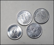 Lot of 4 Japanese One Yen Coins Circulated 1982 and 1953 #K452