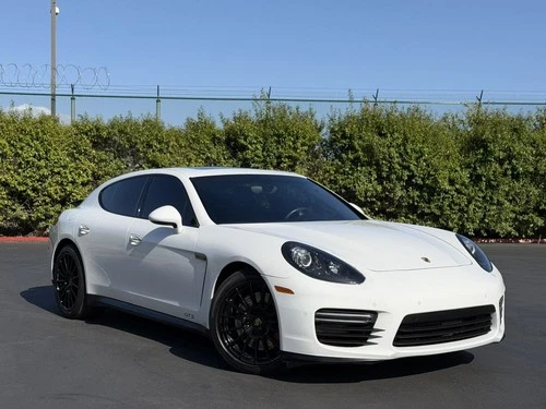 2016 Porsche Panamera GTS Image 1 of 4