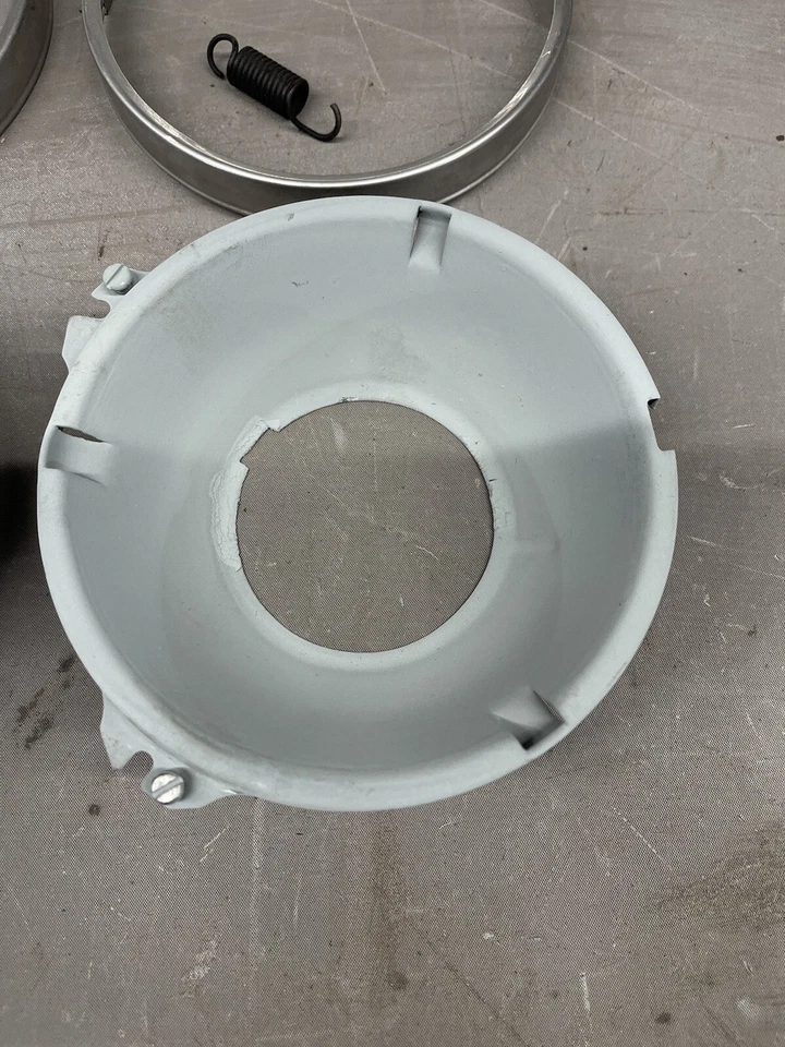 1958-1967 Impala Chevelle GTO Cutlass 442 F85 T3 Faro Cubo Ajuste Anillo Nova Foto 2 de 4