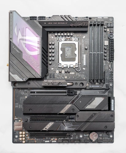 ASUS ROG STRIX Z790 E GAMING WIFI LGA 1700 DDR5 ATX FAULTY SPARES OR REPAIRS