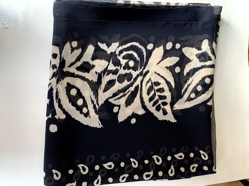 "Escada Seide Chiffon Schal mit Rand Größe 54"" x 54" - Bild 4 von 4