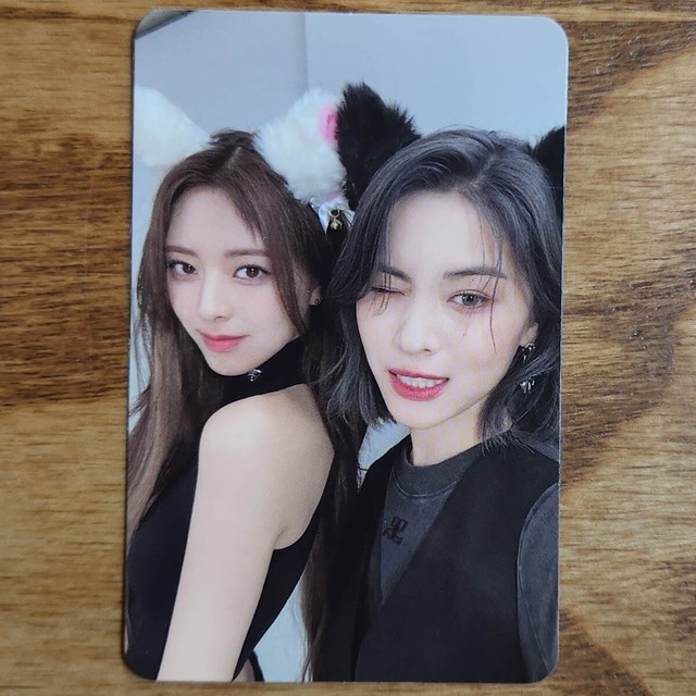 Yuna Ryujin Unit Official Photocard Itzy Mini Album Cheshire Genuine Kpop