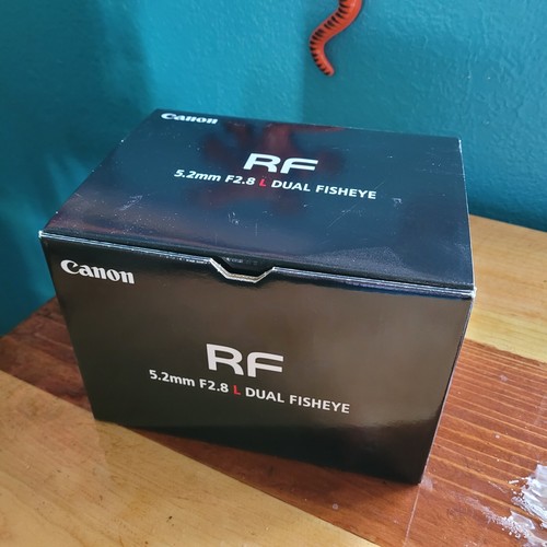 Canon 5554C002 5.2mm F/2.8 Fisheye Lens - Picture 1 of 1