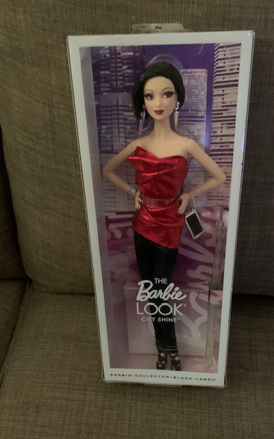 2014 The Barbie LOOK City Shine Asian Lea Red & Black Outfit Model Muse lashes