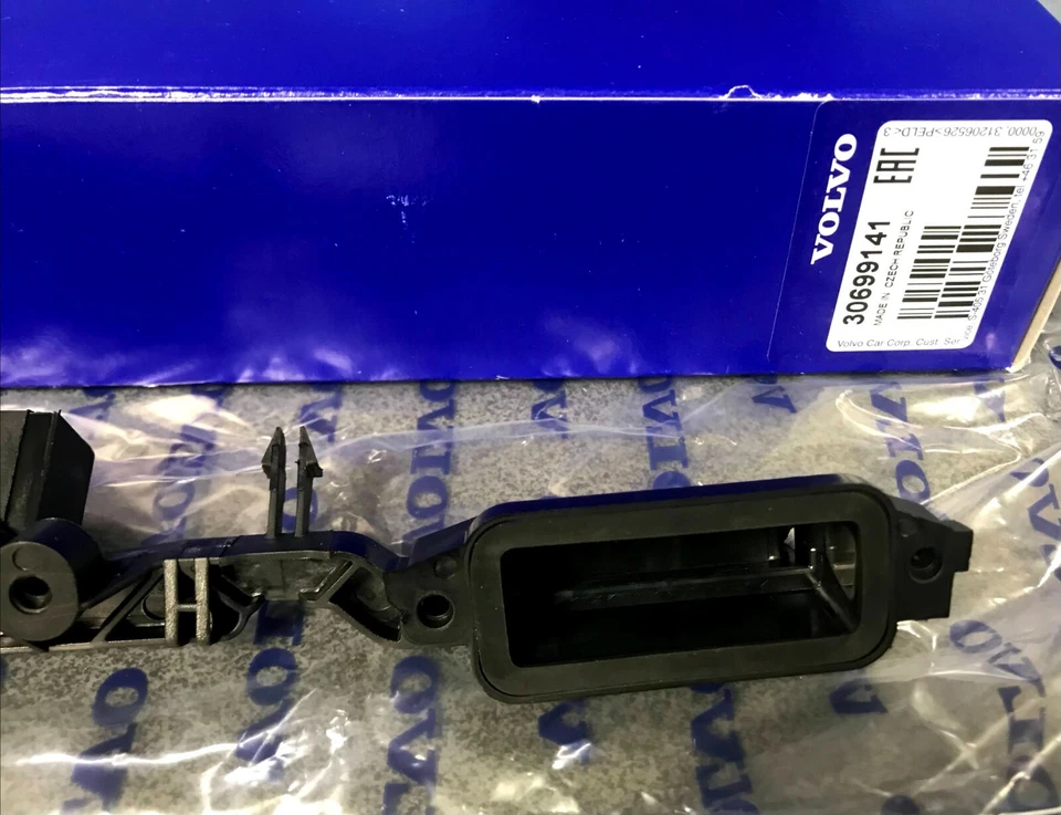 MICRO INTERRUPTOR MANIJA PORTÓN TRASERO MALETERO VOLVO S40 V50 C70 30699141 Foto 2 de 4