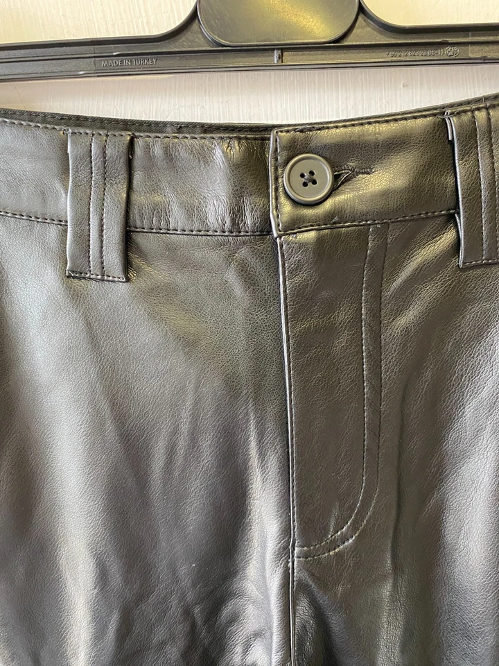 Pantalones Cargo De Cuero Petite De Asos En Negro UK 8 - Imagen 3 de 4