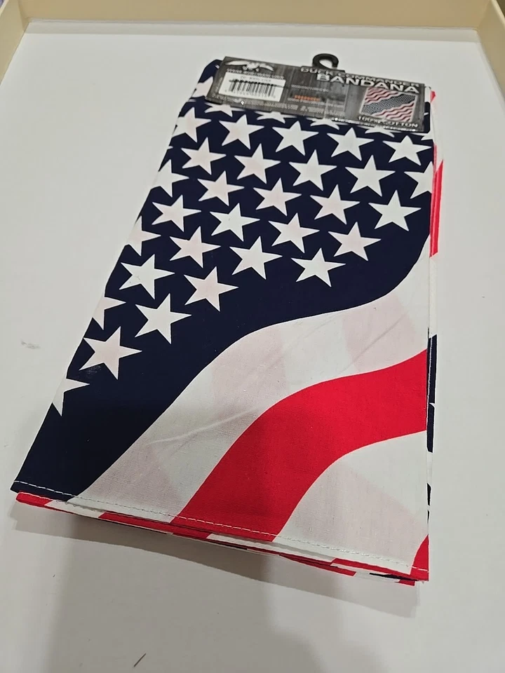 New Duck Commander Bandana WILLIE ROBERTSON SIGNATURE American Flag Pattern - Image 4 of 4