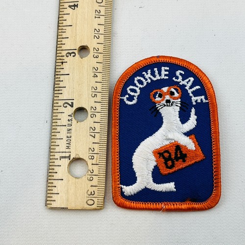 Vintage Girl Scouts 1984 Cookie Sale White Seal Patch '84 - Picture 2 of 3