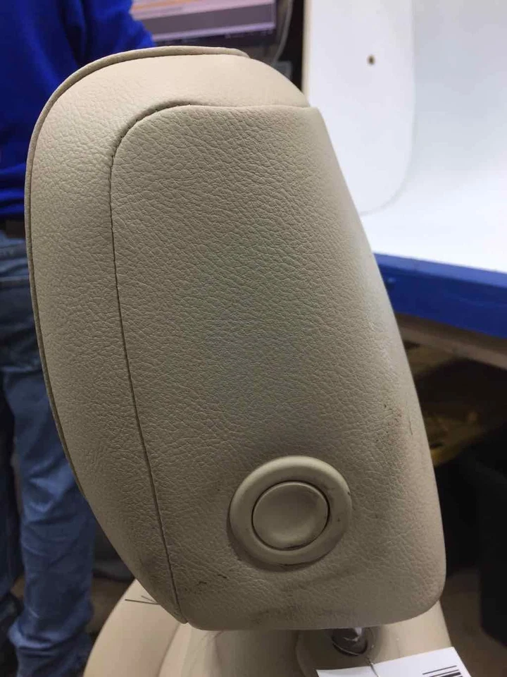 17 CADILLAC XT5 Front Seat Base Driver Foto 3 de 4