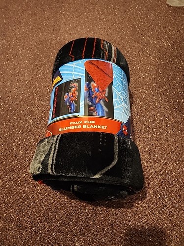 Spider-Man - Faux Fur Slumber Blanket 27x56 Large Reversible Throw Zippered - Picture 1 of 4