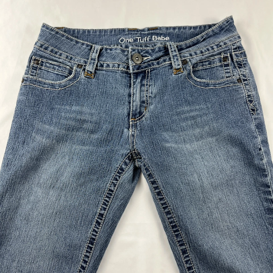 Jeans feminino One Tuff Babe 9/10 dourado enfeitado bolsos traseiros, corte bota - Imagem 2 de 4