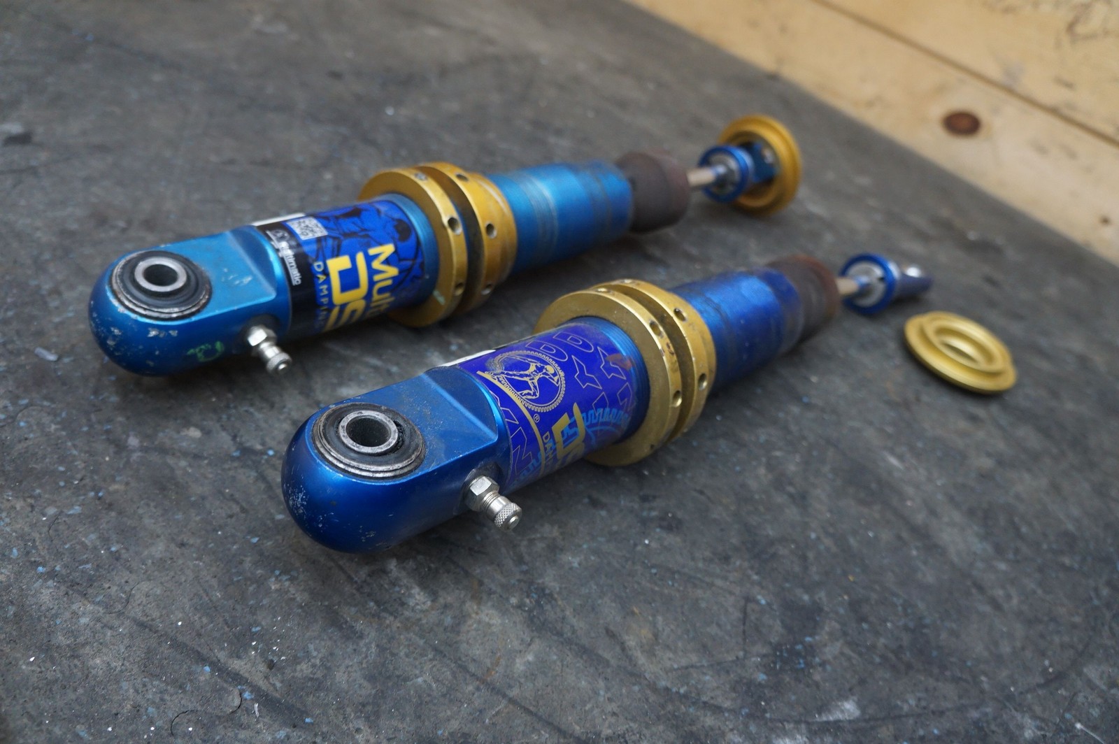 Set of 2 Rear Shock Strut Damper OEM 274240 Ferrari 458 Challenge 2015 * NOTE