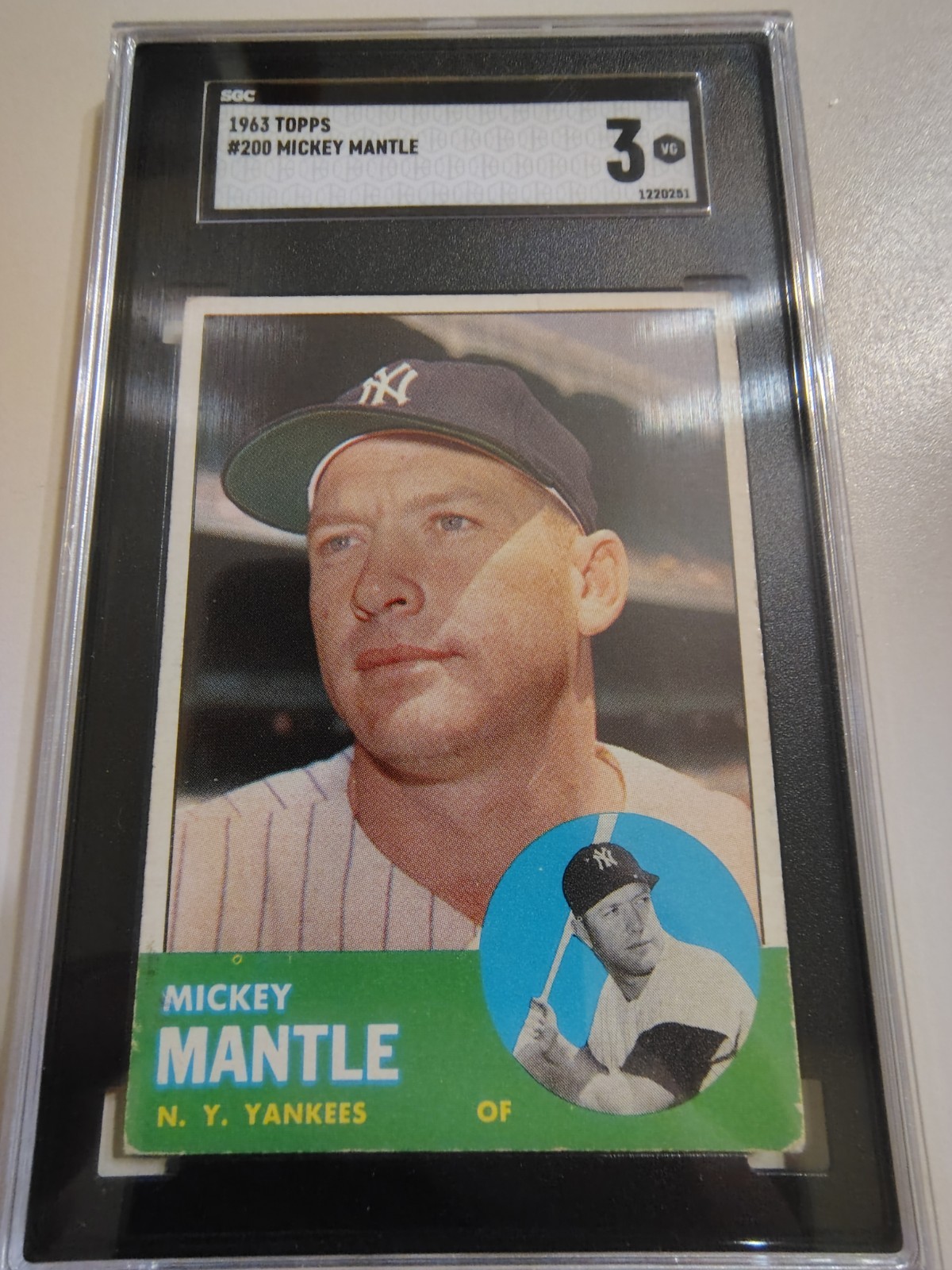1963 Topps Mantle #200 SGC 3 CENTERED