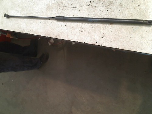 GASDRUCKFEDER VORNE VW Golf VI (5K1) Hatchback 1.2 TSI (CBZA) 2012 5K0823359D