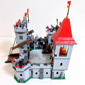 LEGO Kingdoms King's Castle 7946 In 2010 Used Retired W/Manuals & Box