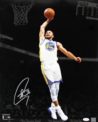 Warriors Stephen Curry Signed 16x20 Framed Vertical Dunking