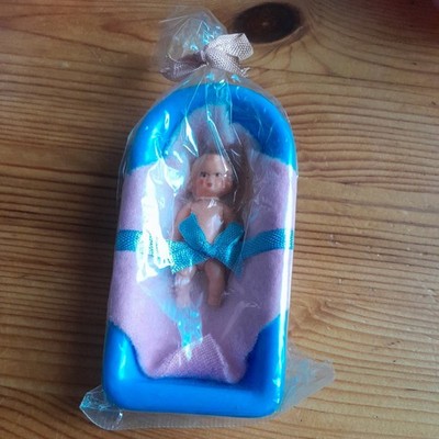 Original DDR Ari Puppe Biegepuppe. Baby 6,5 cm . Mit Badewanne 11 cm Vintage. 