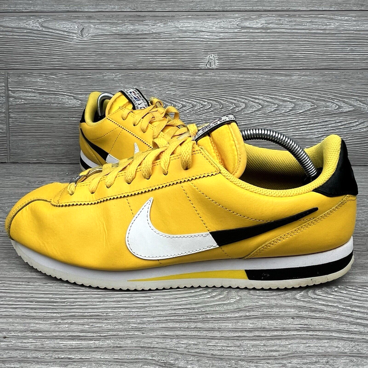 nike cortez amarillo