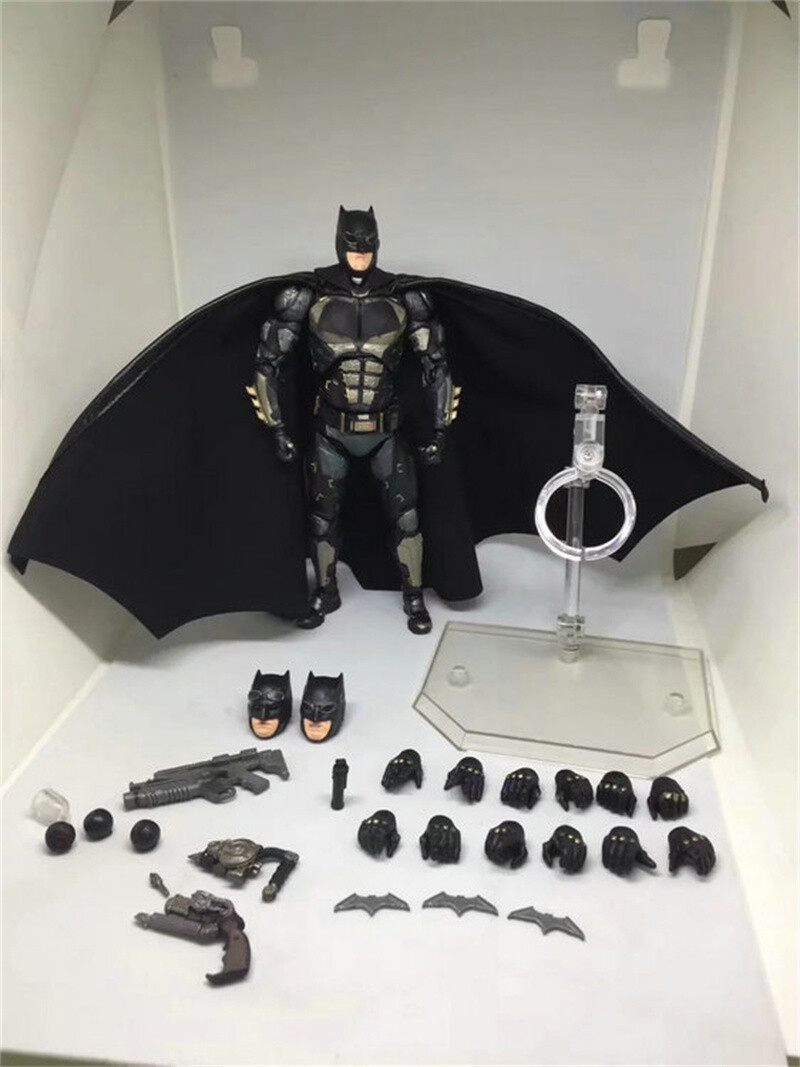 MAFEX NO.064 BAT-MAN TACTICAL SUIT VER. ACTION FIGURE TOYS