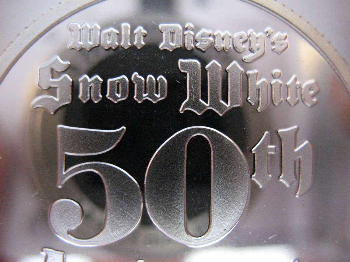 1 OZ. PURE .999 SILVER SNOW WHITE 7 DWARFS 50TH ANNIV KEY