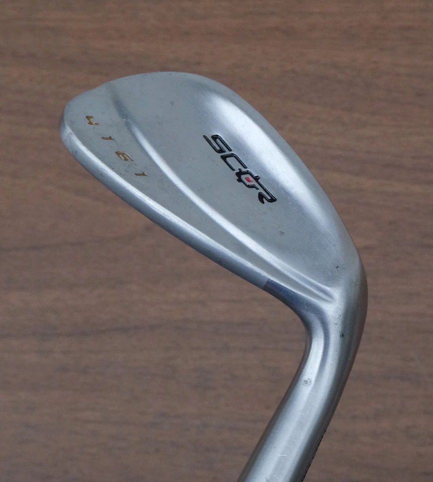 Scor 4161 carbon steel V-sole 57 degree sand wedge, RH Genius 12 Scor shaft - Image 2 of 4