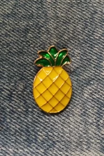 PINEAPPLE- ENAMEL PIN-SHIP ALL THE PINS YOU BUY FOR $4.99-VISIT OUR STORE