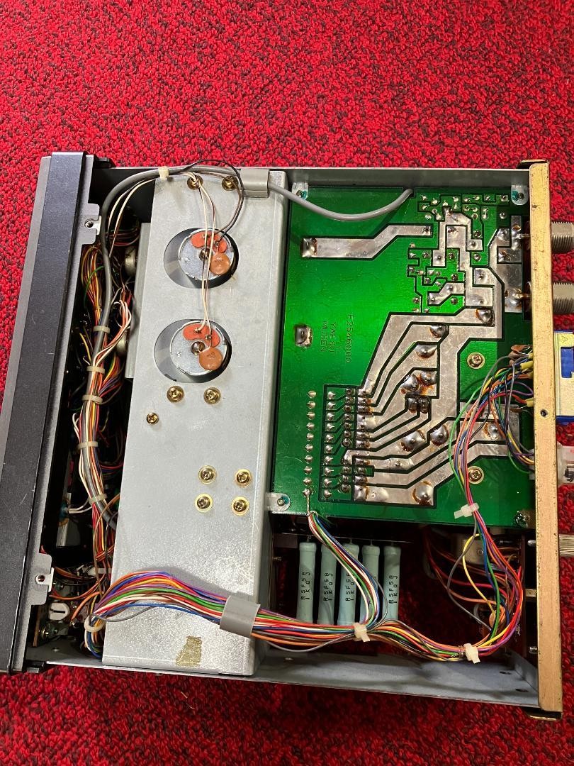 YAESU FC-757AT 全自動アンテナチューナー Yaesu FC-757AT 1.8 - 29.9 MHz 150W Antenna Tuner with