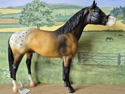 Breyer Pferd in traditioneller Größe, 'Gatsby', auf Man O' War Mould, #700300. Selten.