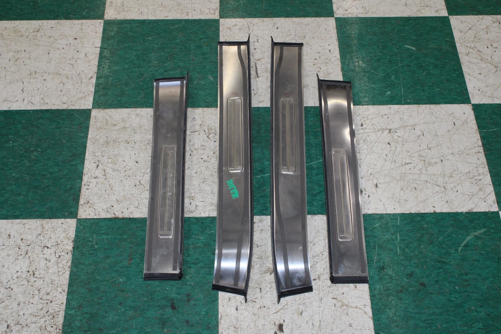 Bentley Flying Spur 2013-2018 Front Left Outer Outer panels Set Silver