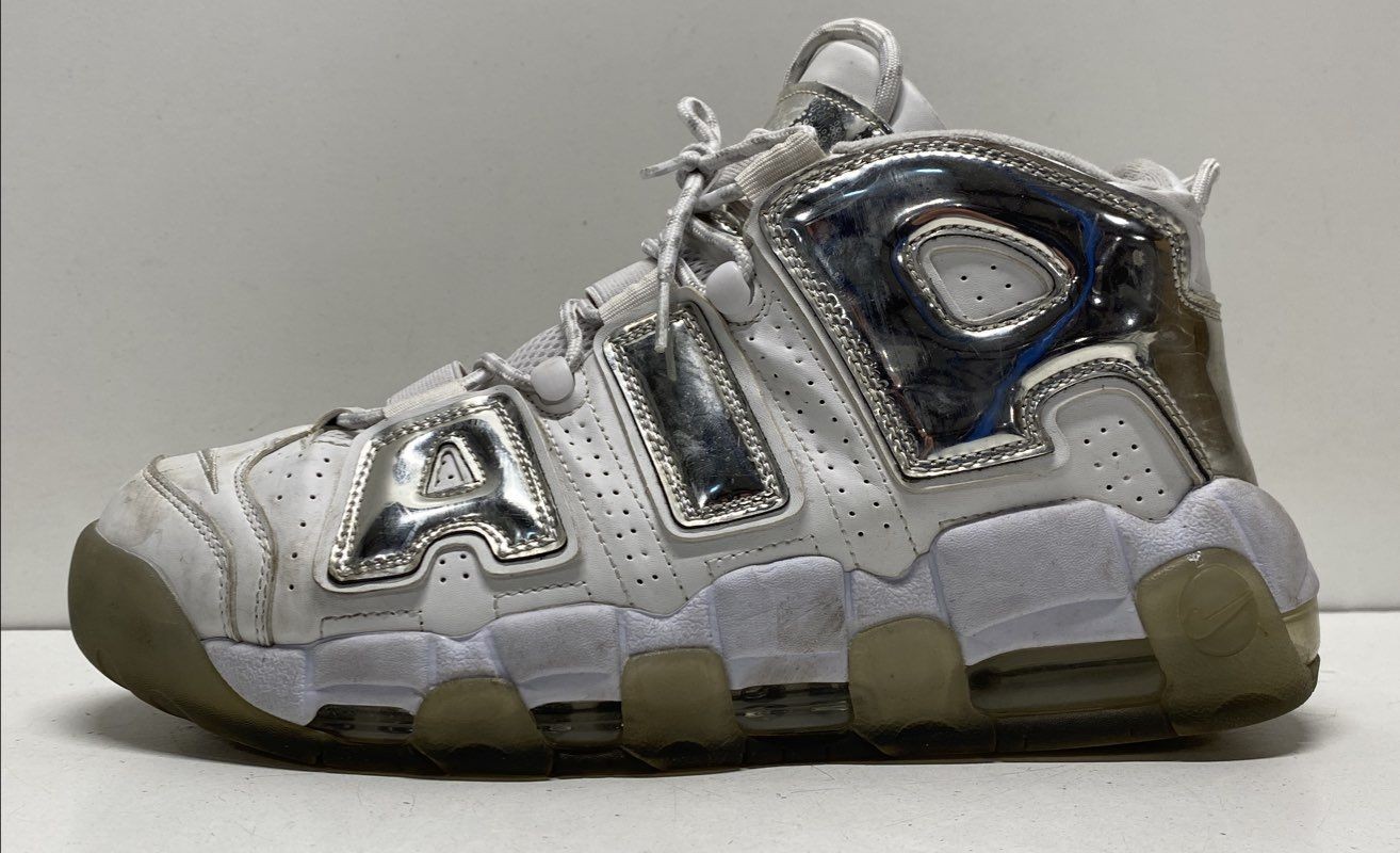 Nike White/metallic Silver Solid Sneaker Athletic… - image 1