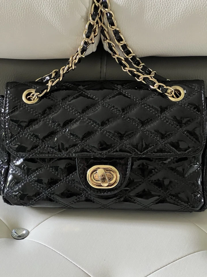 Paradox Quilted Leather Shoulder Bag Black With Gold Hardware. Good Condition. - Image 2 of 4