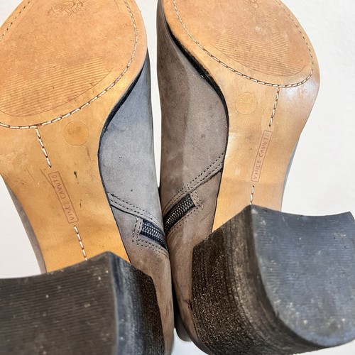 Botines Vince Camuto Kathrina Tacón Bloque - Cuero Gamuza Gris - Talla 6.5M - Imagen 5 de 12