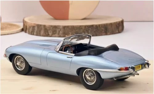 Norev escala 1/12 122722 - Jaguar E-Type Cabriolet 1962 - azul metálico - Imagen 3 de 12