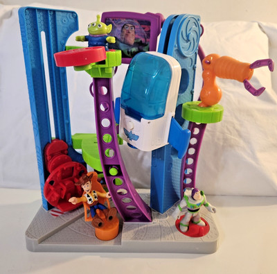 Imaginext Toy Story  Buzz Lightyear Star Command Playset Woody Alien Figures