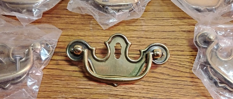 Lot of 6 Brass Tone Keyhole Batwing Style 4"w Drawer Pulls 3"in. center & Screws - Image 2 of 4