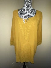 Naif Womans Plus 2X  Gold color Festival lace Trim Keyhole 