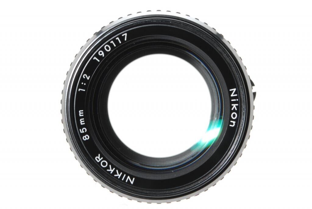 MINT w/ Cap】Nikon Ai Nikkor 85mm f/2 MF Portrait Lens MINT w/ Cap】Nikon Ai Nikkor 85mm f/2 MF Portrait Lens