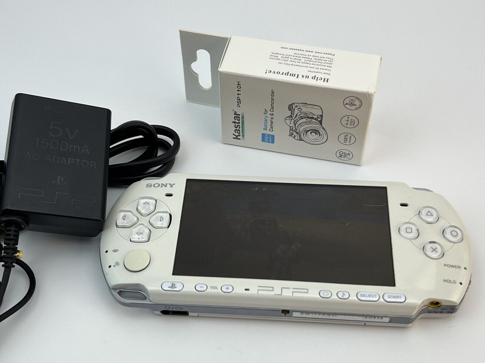 Sony PSP-3000 Console 3000 White PlayStation Portable W OEM Charger NEW  BATTERY!