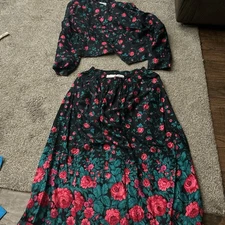 Vintage. Black & red floral maxi skirt set #floralskirt. Brand suburban size 10