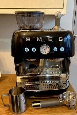 SMEG EGF03BLUK Espresso Coffee Machine Built-In Grinder Black Fully Tested