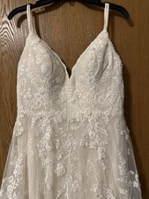 David's Bridal Dress Never Worn.Has Silk Underlay With Lace Over Top..Size 8/10