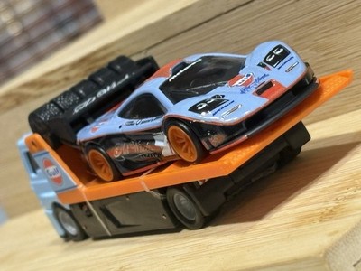 Hot Wheels 1997 McLaren F1 GTR W/ HAULER Loose Premium GULF MINT