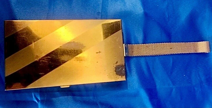 复古 20 世纪 40 年代金色黄铜腕带钱包条纹金属香烟盒小巧型 — 第 4/4 张图片