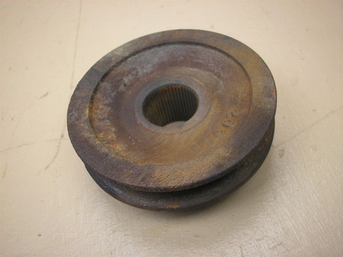 Gravely 814 8183 8163 14-G 18-G Tractor 50" Mower Deck Splined Pulley 20065P1 - Picture 3 of 4