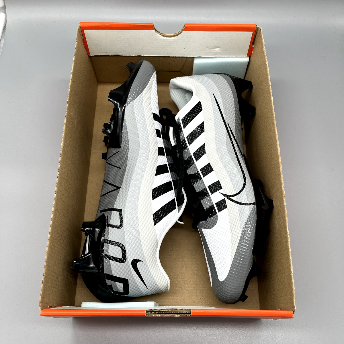 Sz16 / Nike Men\'s /  Platinum Grey Vapor Edge Elite 360 Flyknit Football Cleat Nike Vapor Edge Elite 360 Flyknit Football Cleats Silver  main image 4