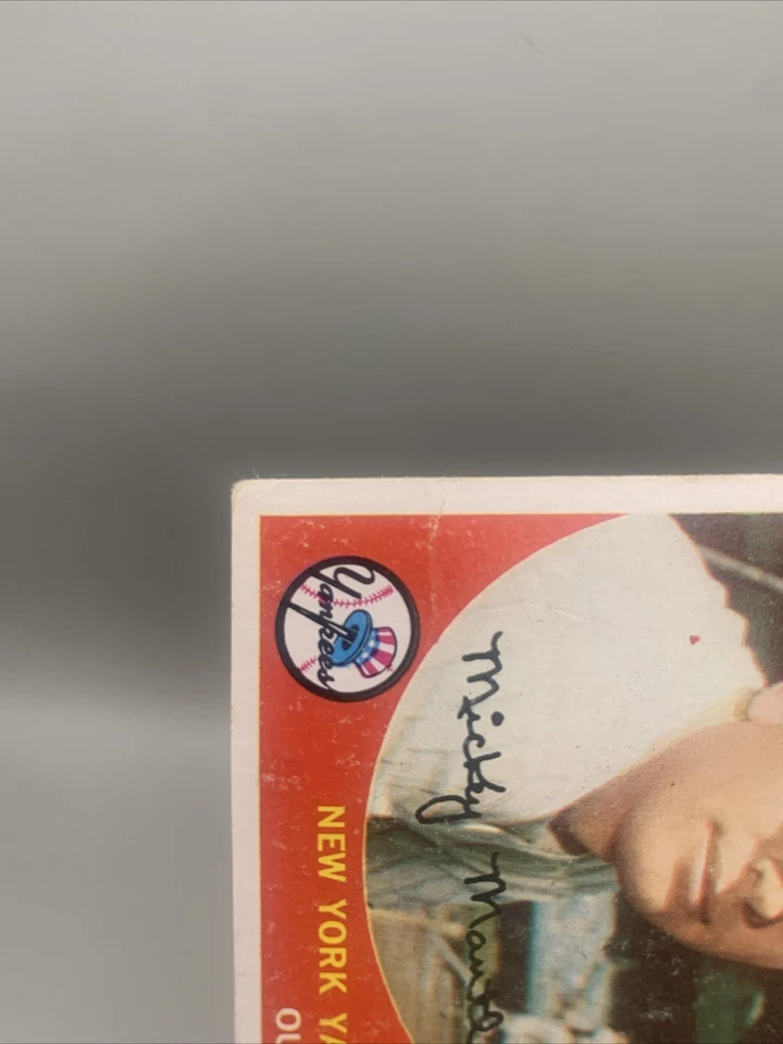 1959 Topps - Mickey Mantle #10 en muy buen estado pliegues y marcas de pluma se muestran bien envío gratuito Foto 4 de 4