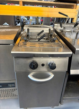 Bollitore cuocipasta professionale a gas con 5 cesti