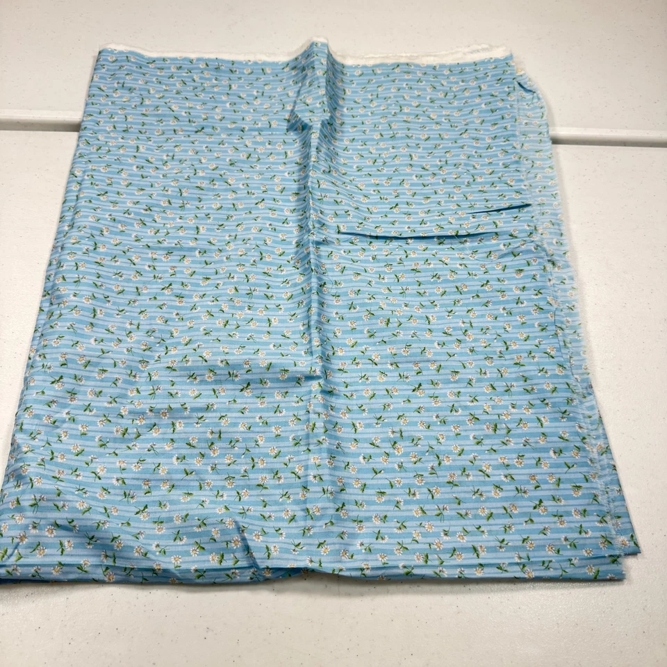 Derecha Londres Woodrow Studio Tela Azul Margarita Floral Acolchado Algodón 43x35 1 yarda Foto 2 de 4