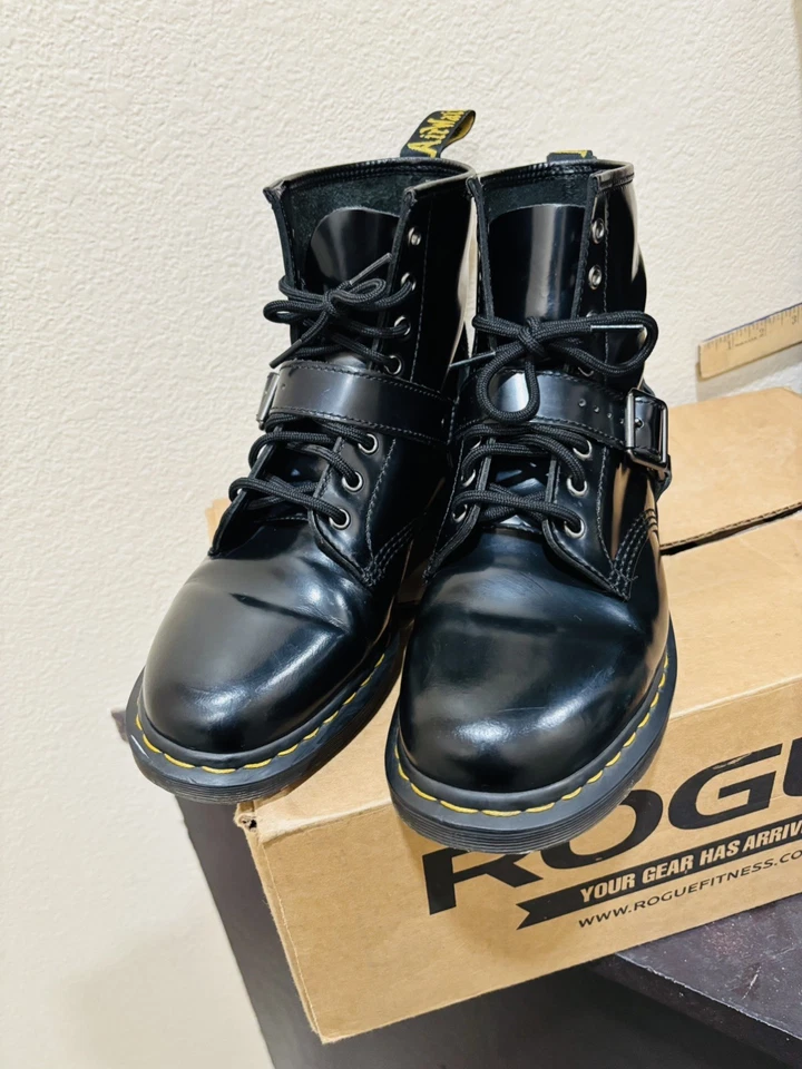 DR MARTENS Black Polished Smooth Leather 1460 Harness Boots US10  UK9. 11 Woman - Image 3 of 4