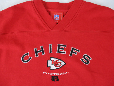 NFL Kansas City Chiefs Y2K Red V-Neck Sweatshirt size M Embroidered Logo